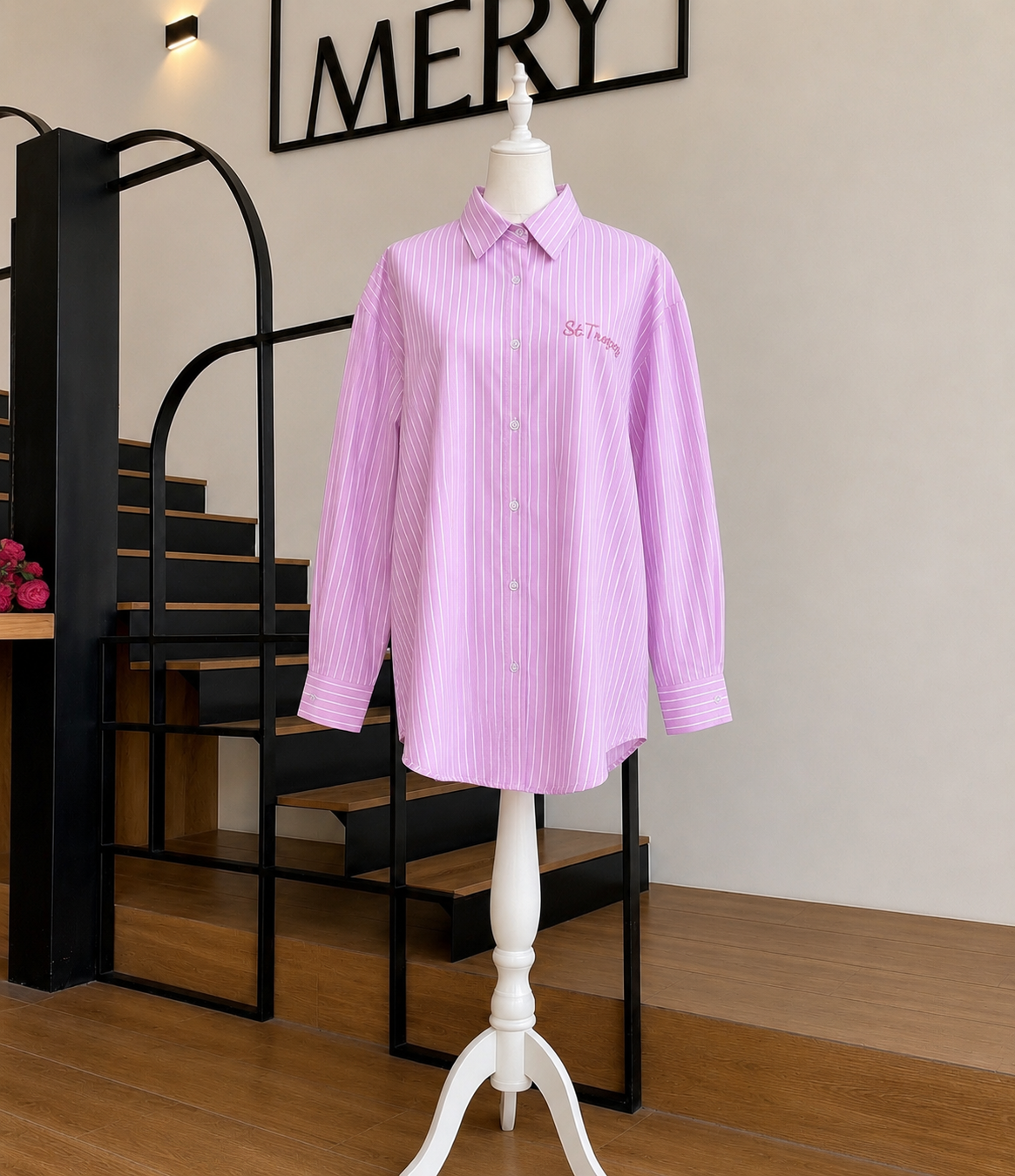 Chemise Rayée Oversize – Collection Élégance 2026
