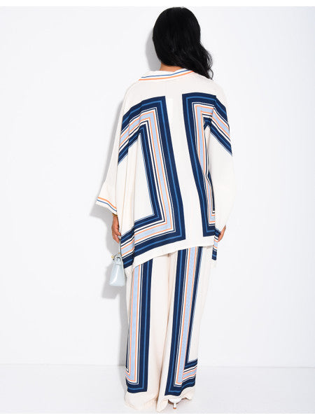 Ensemble fluide pantalon et chemise à motifs