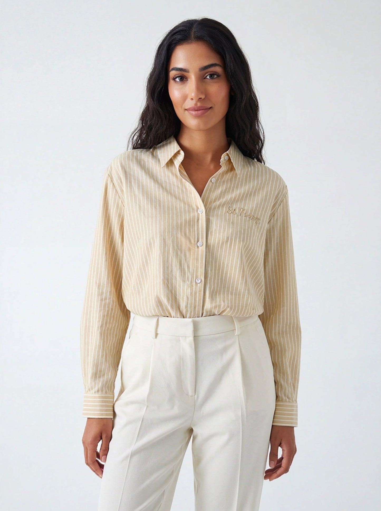 Chemise Rayée Oversize – Collection Élégance 2026